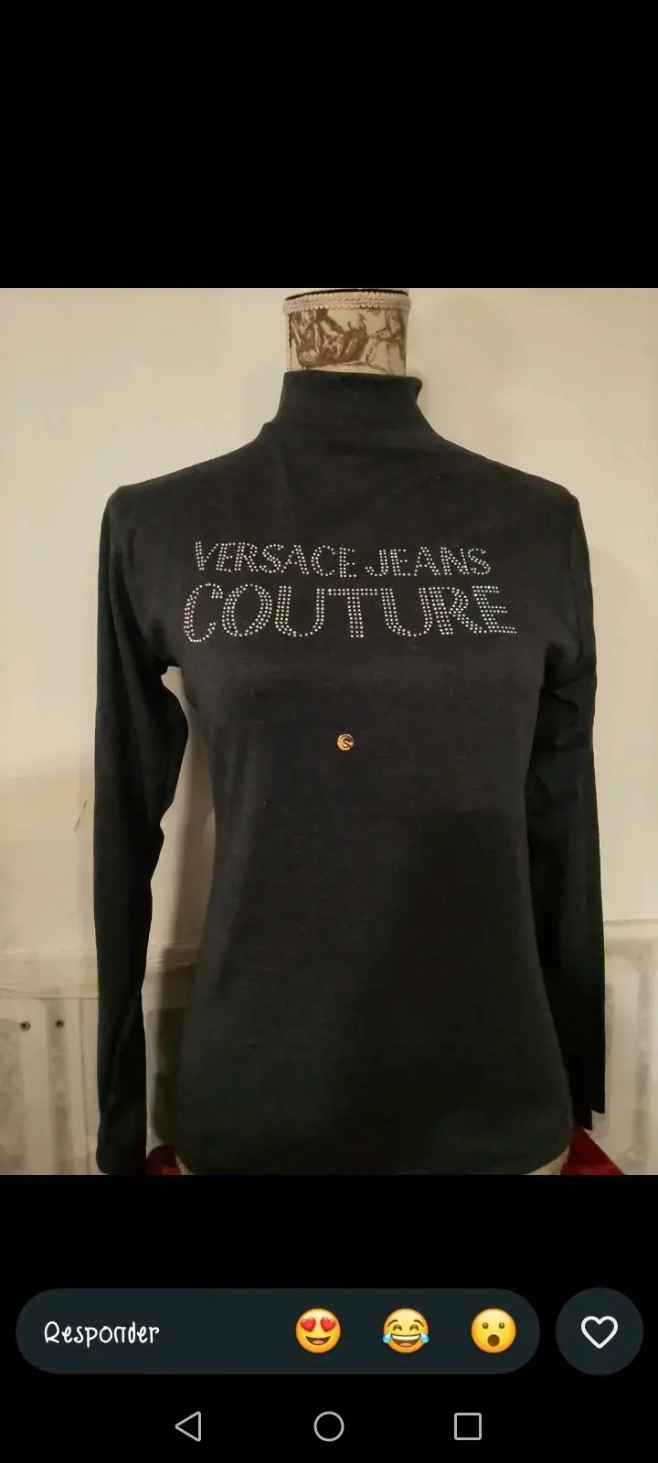 Polera Guess negra con diseño brillante - 2