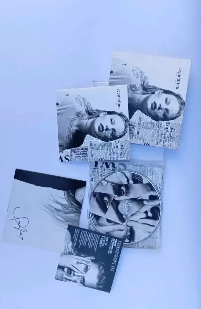 CD 'Reputation' de Taylor Swift con póster - miniatura 1