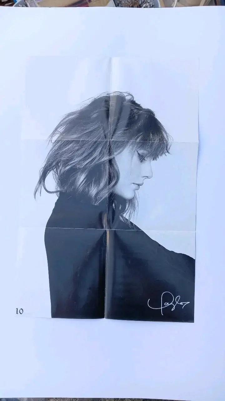 CD 'Reputation' de Taylor Swift con póster - 5