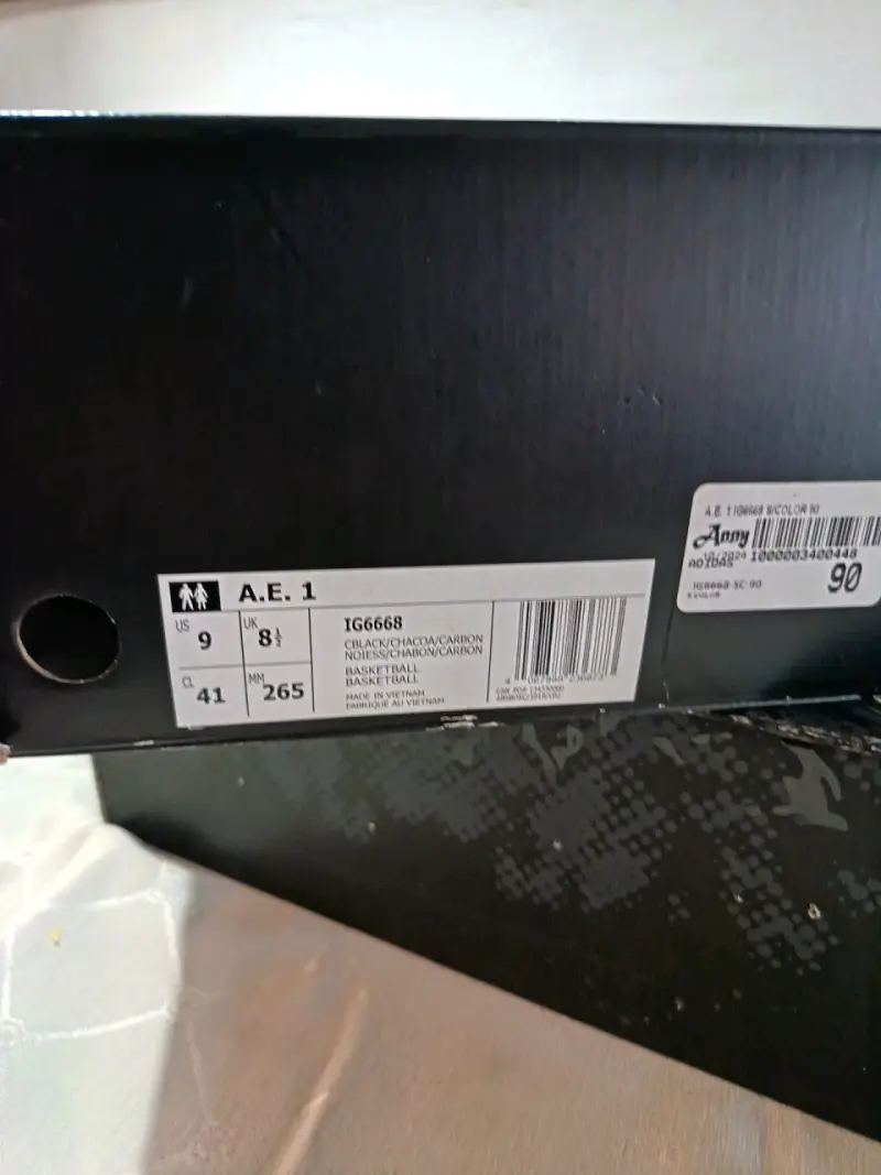 Zapatillas deportivas negras con diseño moderno - 6