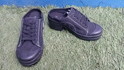 Zapatos y Zapatillas - miniatura 2