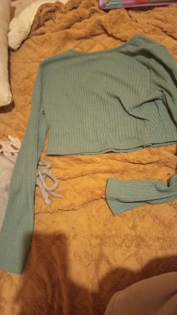 Polera manga larga verde musgo - 1