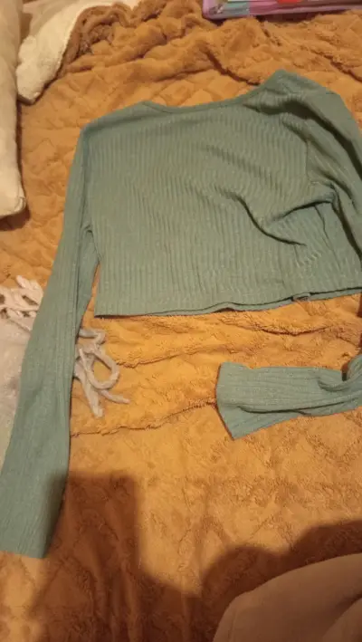 Polera manga larga verde musgo - miniatura 1