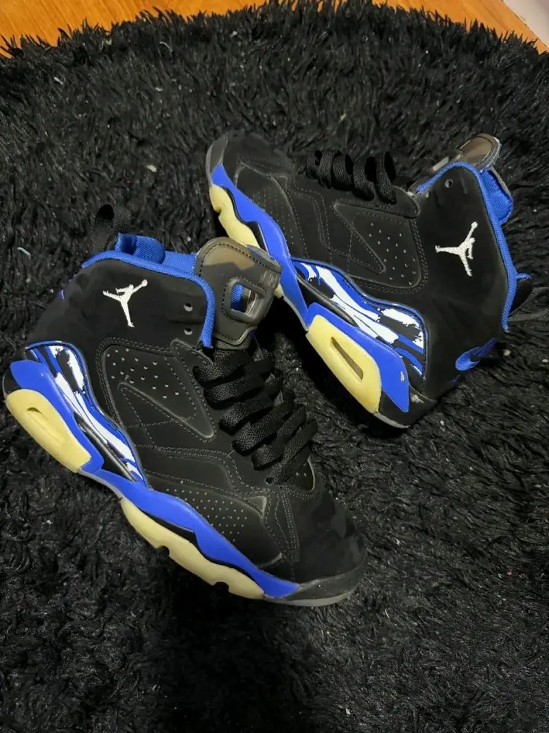 Zapatillas Nike Air Jordan Retro Negras y Azules - 2