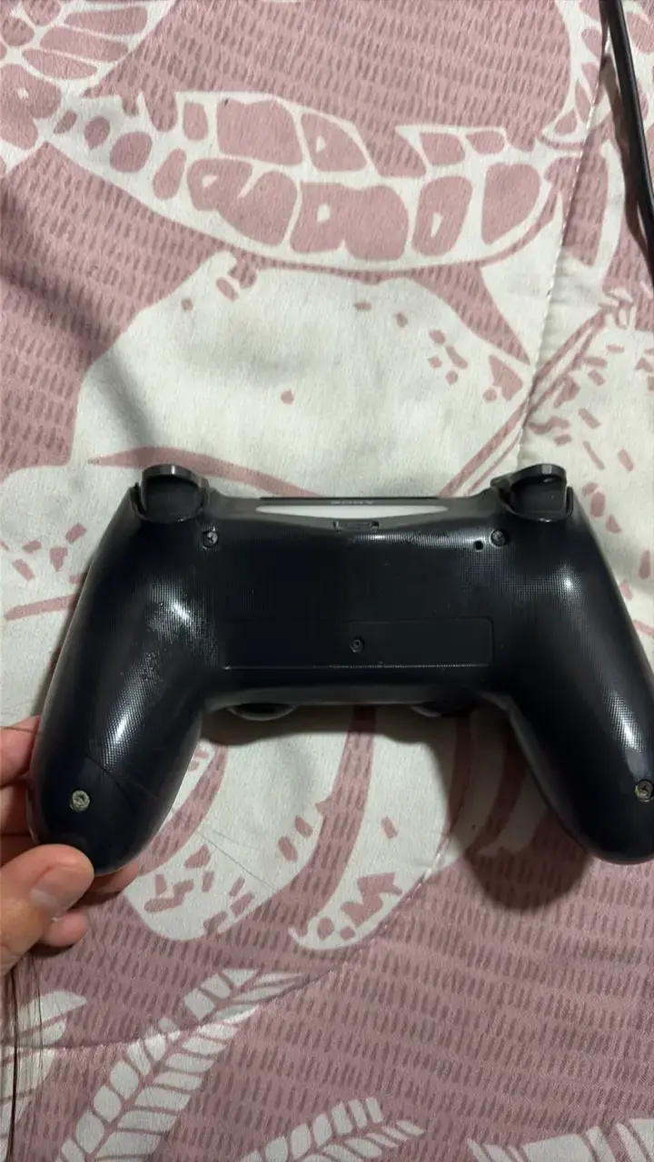 Consola PS4 con control y cables - 5
