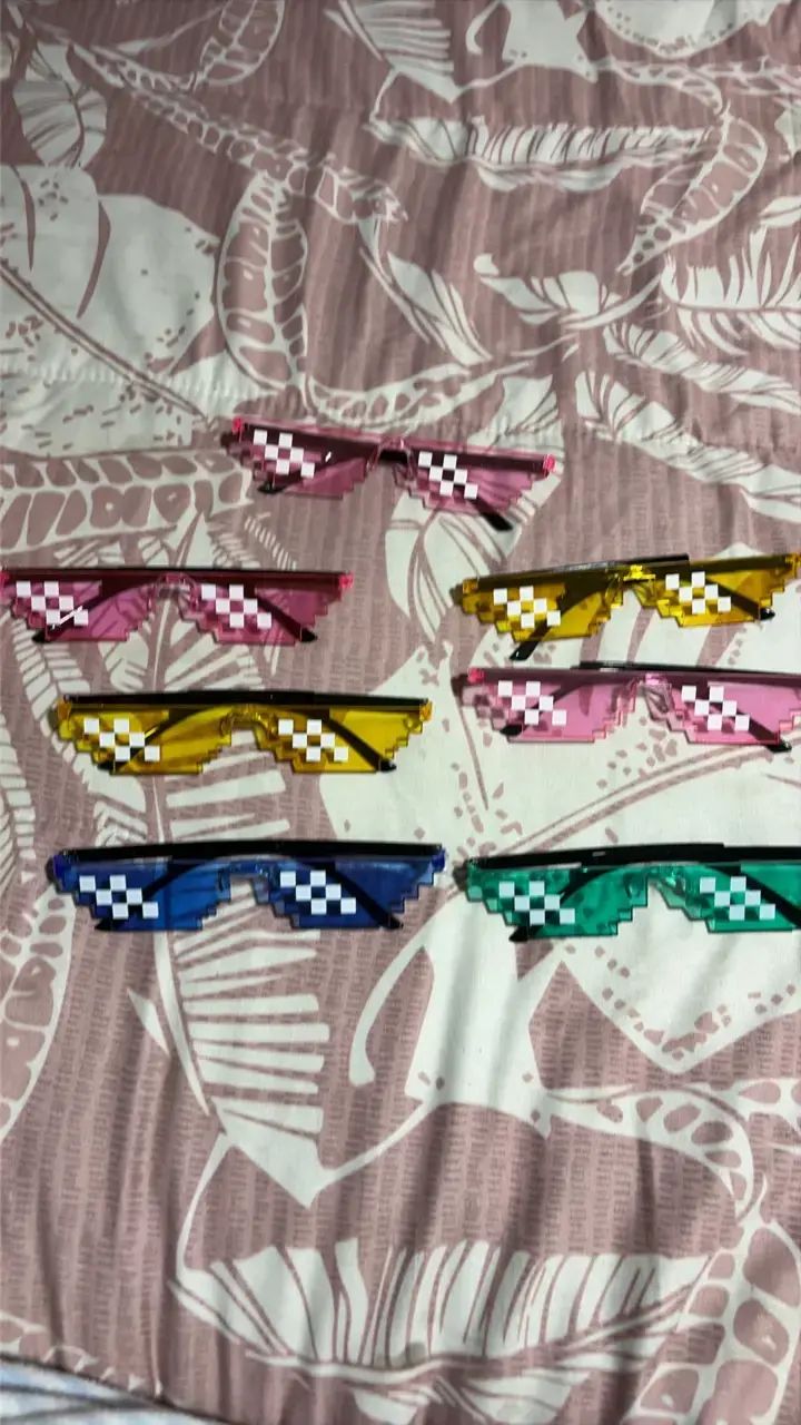 Gafas de sol pixeladas estilo retro en varios colores - 6