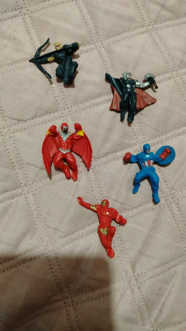 Set Figuras Marvel superhéroes para lapiz. Son 5 - 1