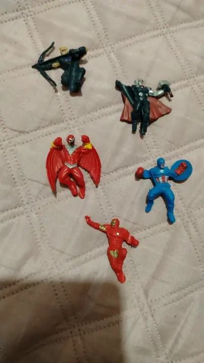 Set Figuras Marvel superhéroes para lapiz. Son 5 - miniatura 1