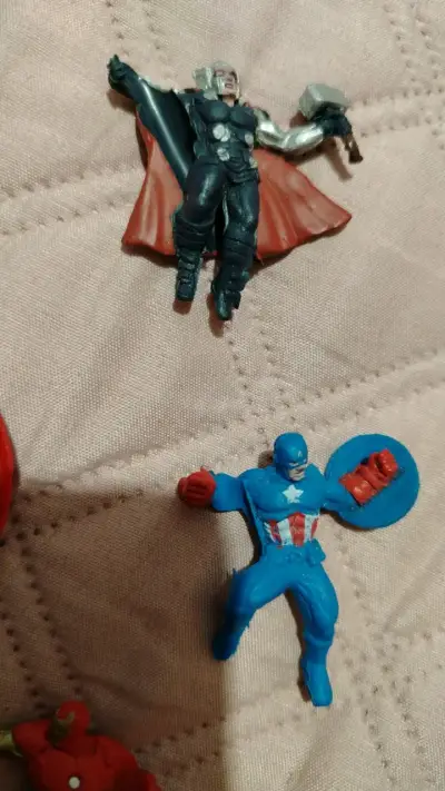 Set Figuras Marvel superhéroes para lapiz. Son 5 - miniatura 2
