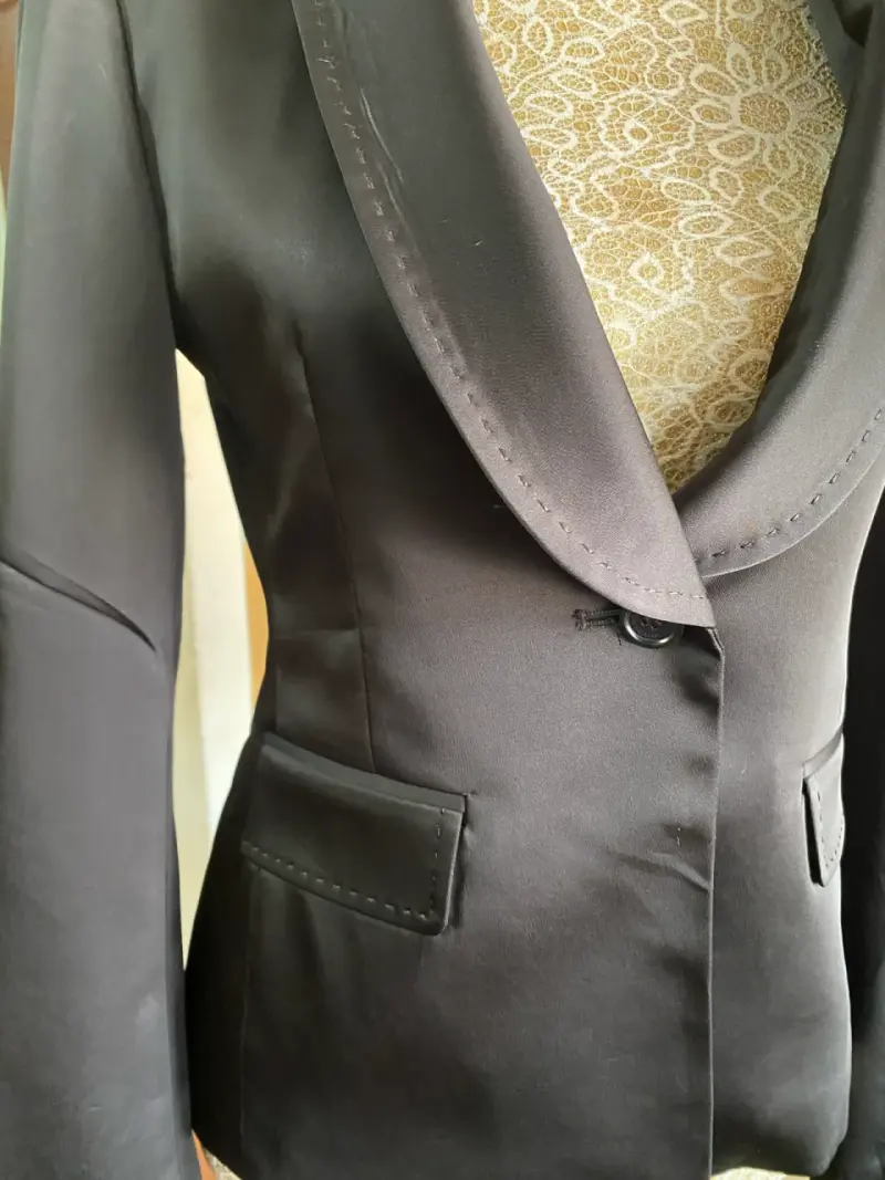 Elegante blazer negro para mujer - 2