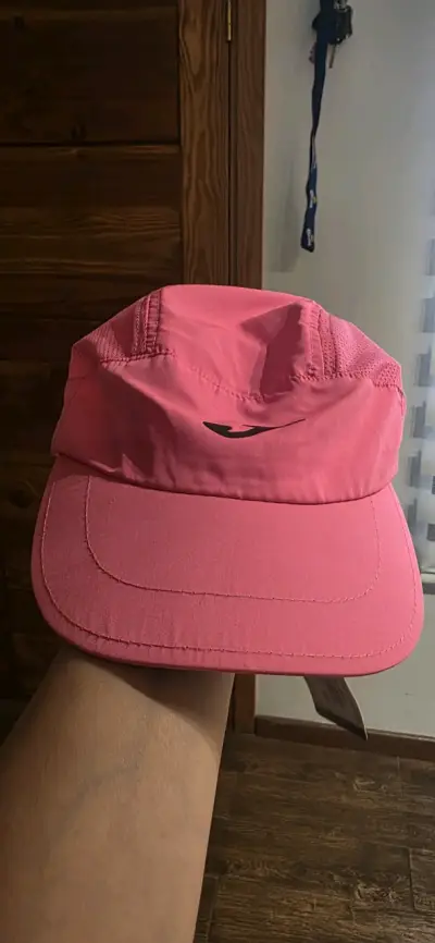 Gorro deportivo Joma rosado de microfibra - miniatura 1