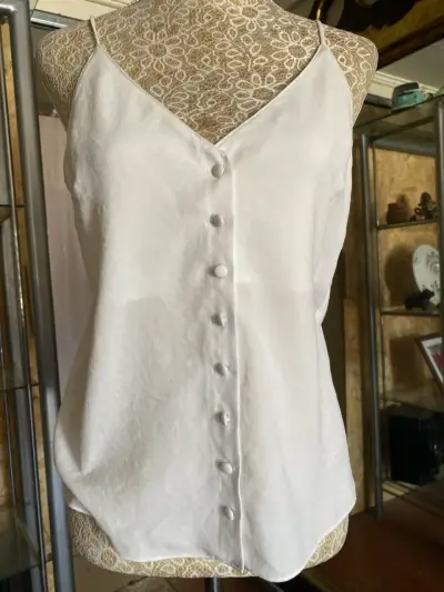 Blusa blanca de tirantes con botones - miniatura 4