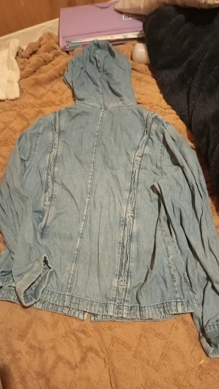 Chaqueta de mezclilla con capucha para mujer - 1