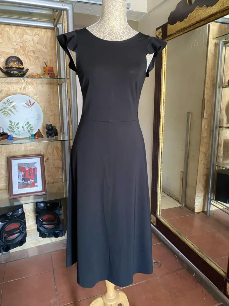 Vestido negro para mujer - 1