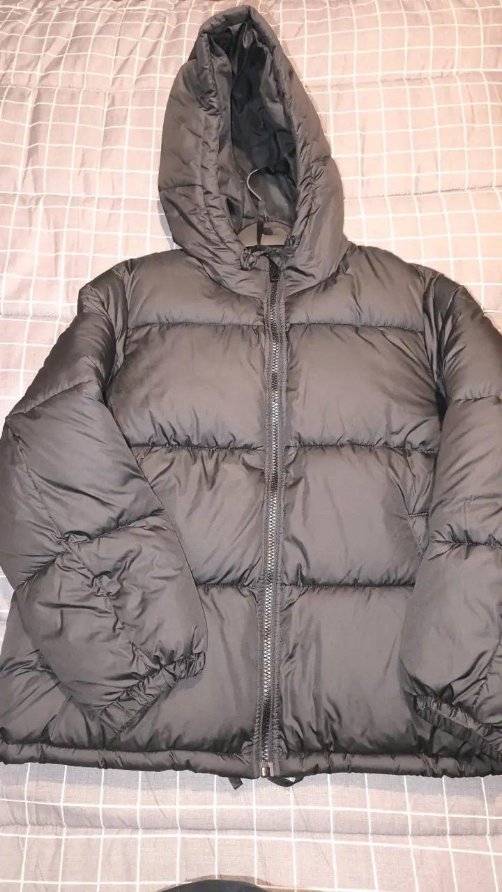 Chaqueta acolchada negra con capucha H&M - 2
