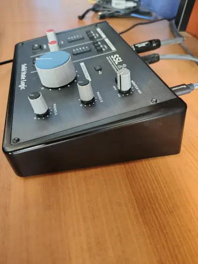 Interfaz de Audio SSL 2+ con Control de Volumen - miniatura 2