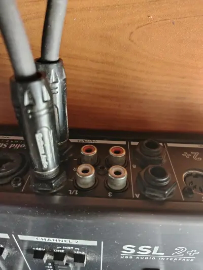 Interfaz de Audio SSL 2+ con Control de Volumen - miniatura 5