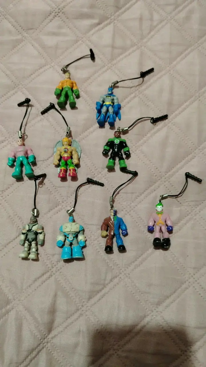 Set 9 llaveros DC de superhéroes y villanos