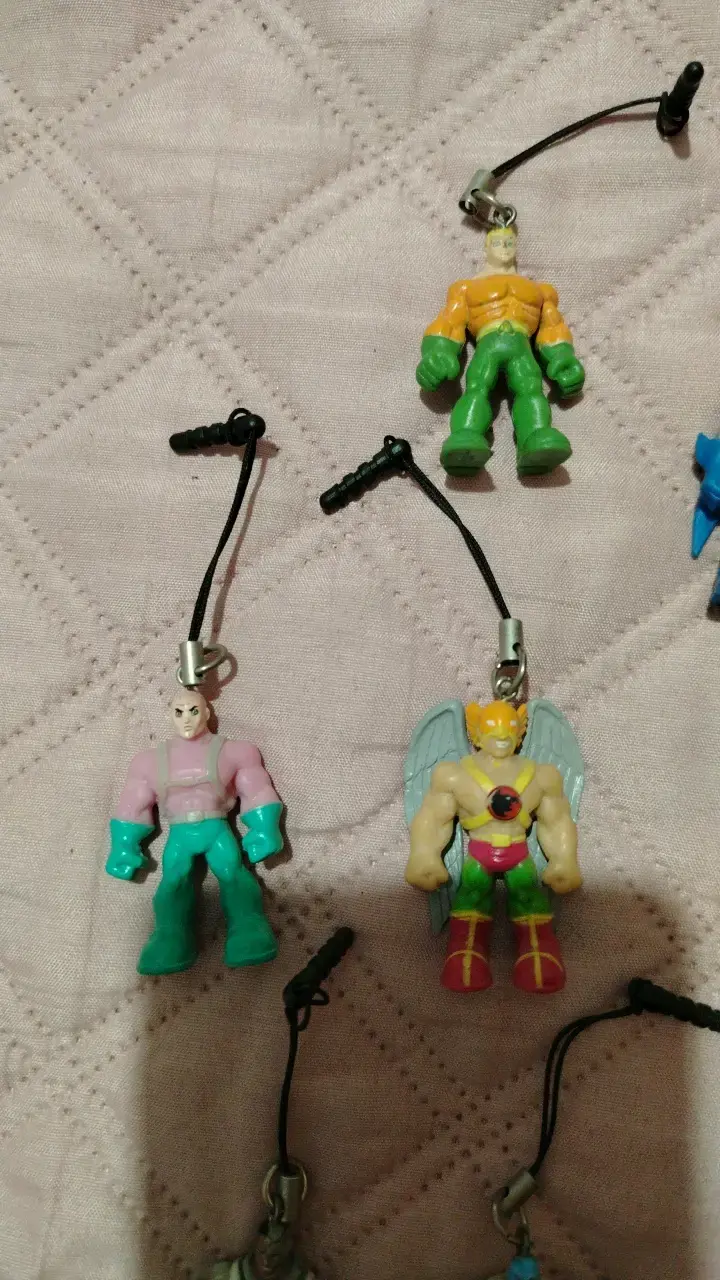 Set 9 llaveros DC de superhéroes y villanos - 2