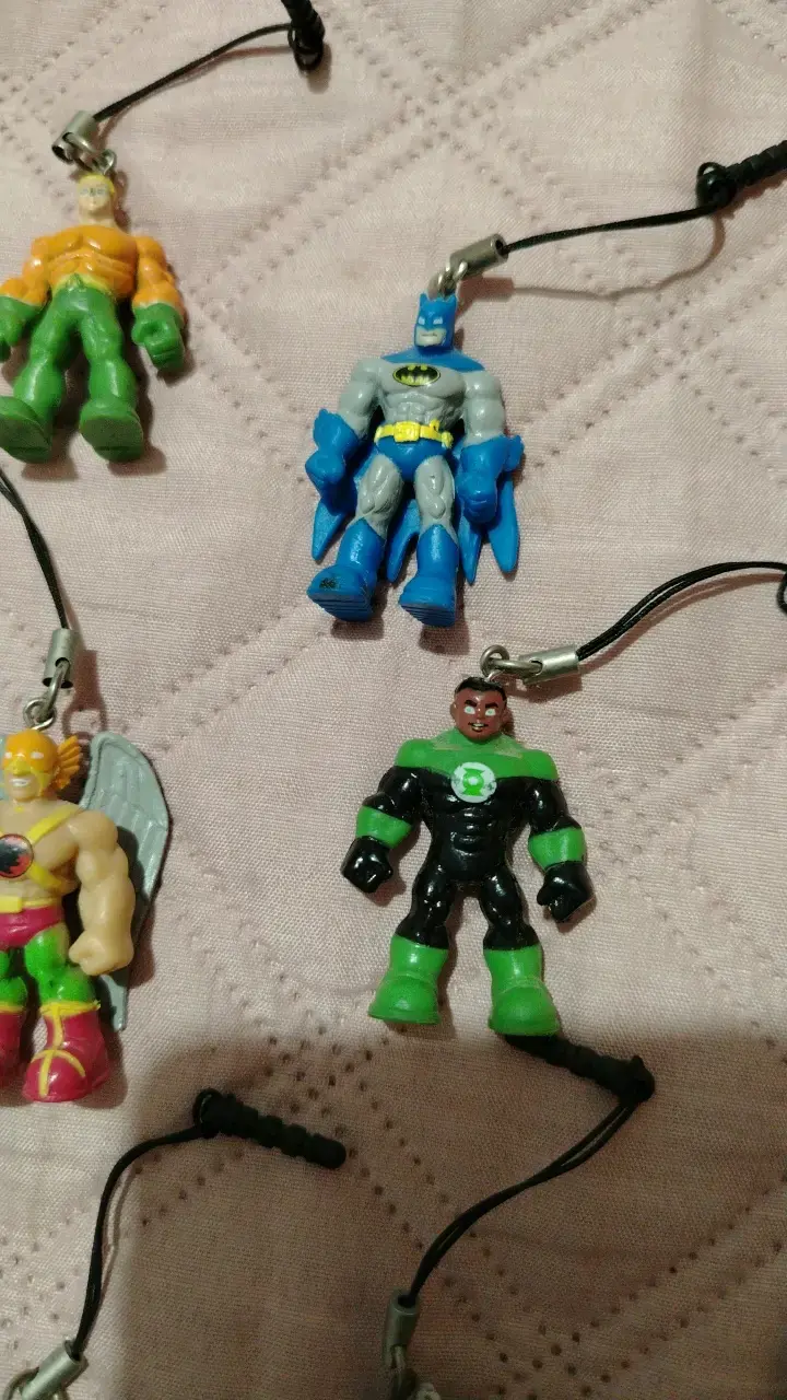 Set 9 llaveros DC de superhéroes y villanos - 3