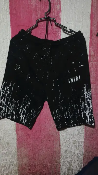Shorts deportivos Amiri negros con diseño - miniatura 1