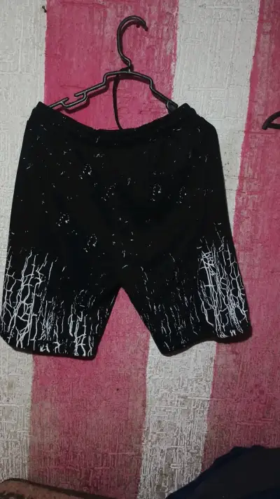 Shorts deportivos Amiri negros con diseño - miniatura 2