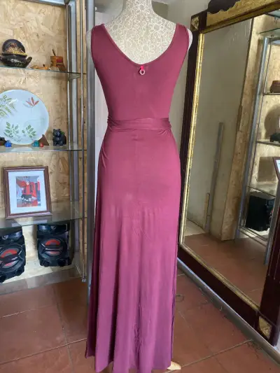 Vestido largo burdeos con escote en V - miniatura 2