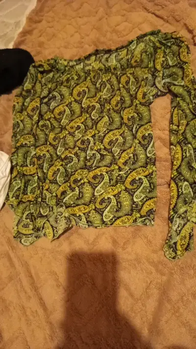 Blusa estampada de manga larga para mujer - miniatura 1