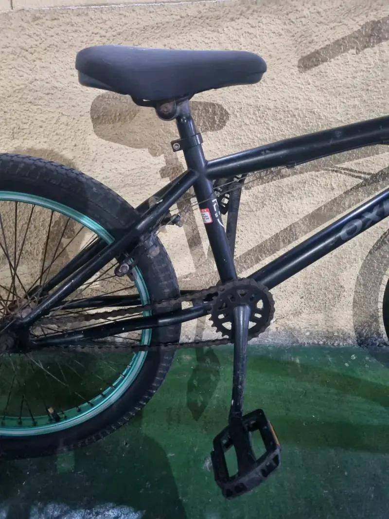 Bicicleta BMX Oxford negra con llantas verdes - 5