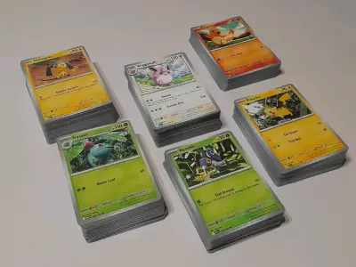 Colección de 500 cartas Pokémon variadas - miniatura 1