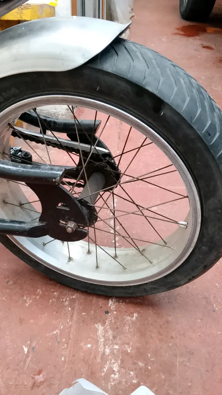 Bicicleta estilo chopper negra - 3