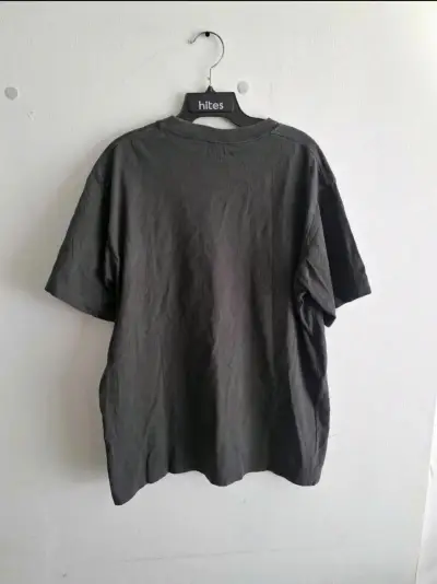 Polera Jean-Michel Basquiat negra con diseño de corona - miniatura 2