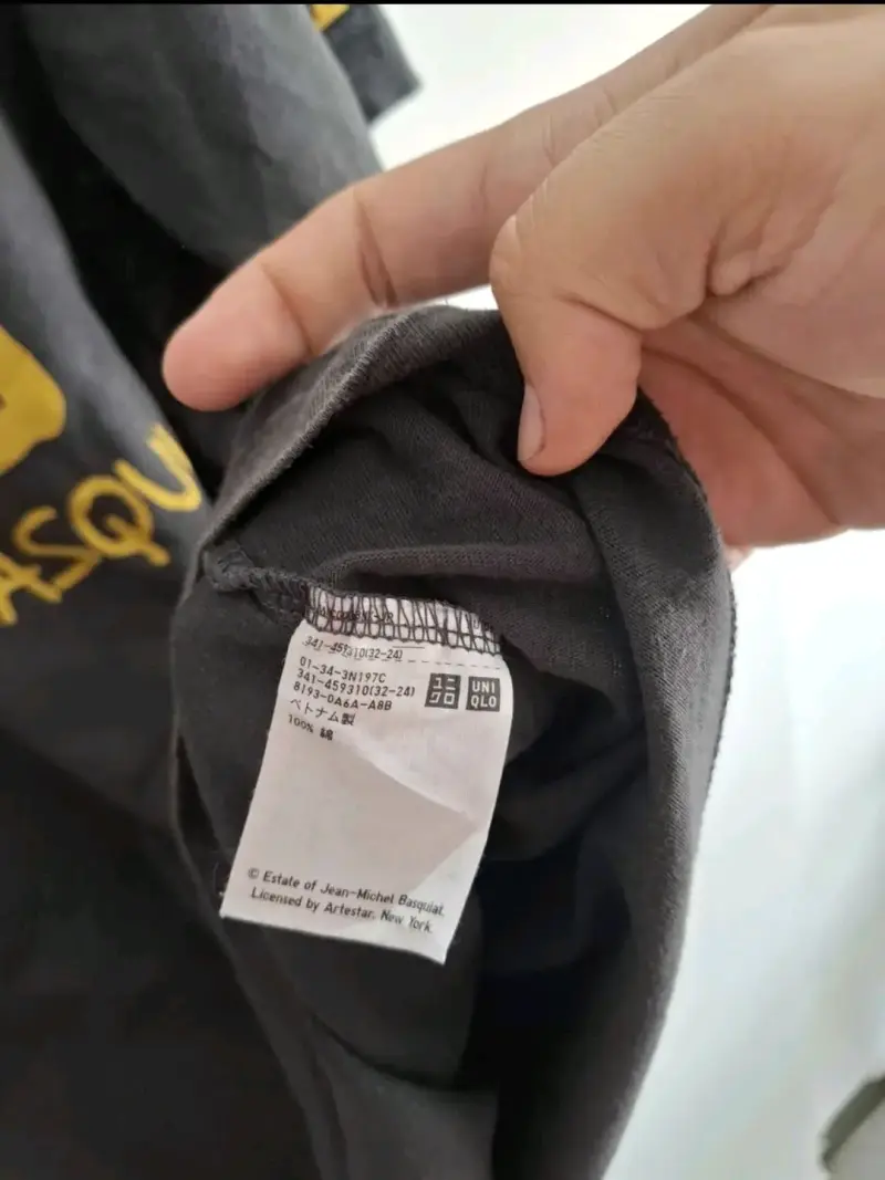Polera Jean-Michel Basquiat negra con diseño de corona - 6