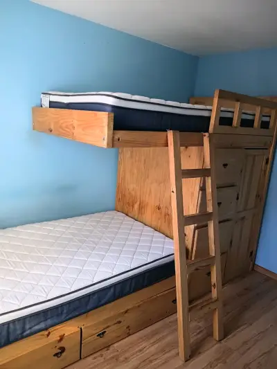 Camarote de madera con cajonera y escalera - miniatura 2