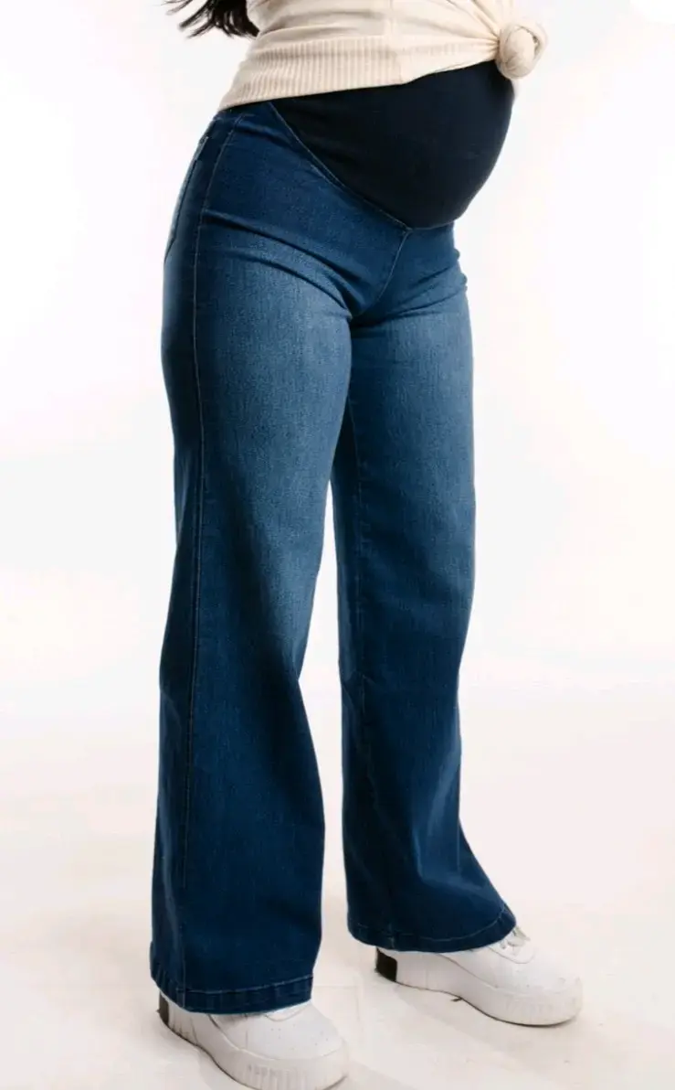 Jeans maternales acampanados azul oscuro