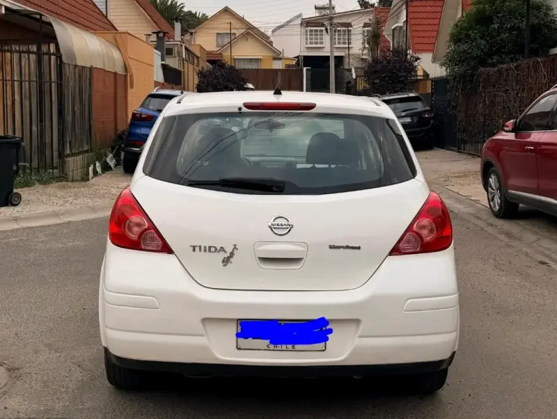 Nissan Tiida 2011 sport  Blanco en Buen Estado - 4