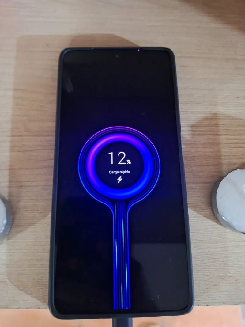 Smartphone Redmi con carga rápida y triple cámara - 2
