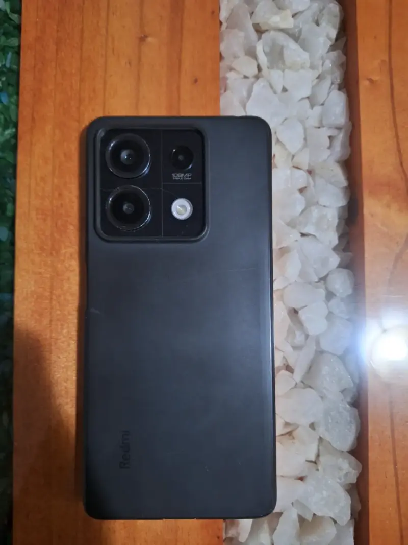 Smartphone Redmi con carga rápida y triple cámara - 4