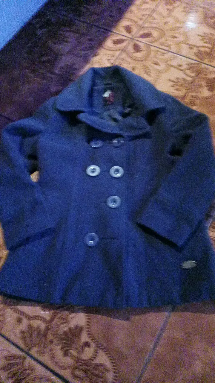 Abrigo azul para mujer con botones grandes - 1