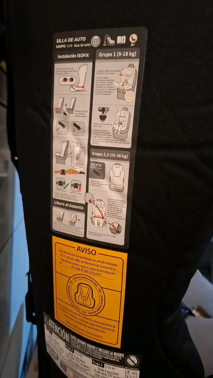 Silla de auto Infanti negra con ISOFIX - 2
