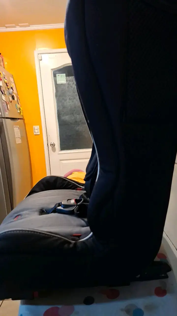 Silla de auto Infanti negra con ISOFIX - 3
