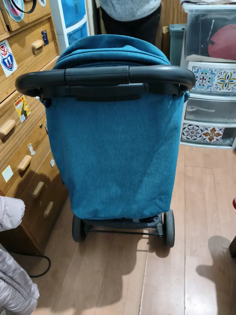 Coche de bebé Bebesit azul plegable - 4