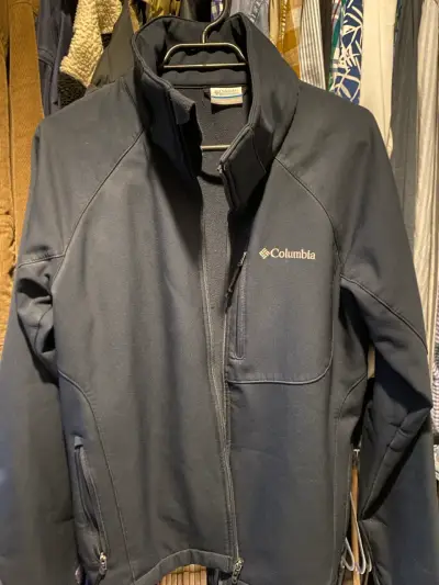 Chaqueta Softshell Negra Columbia para Hombre - miniatura 1