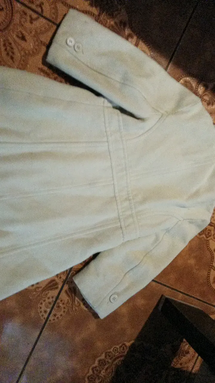 Abrigo beige para niña con botones grandes - 3