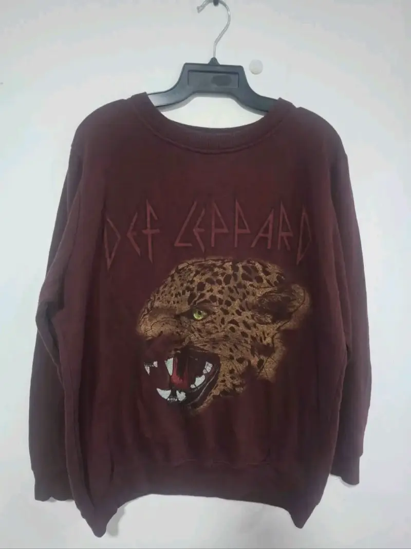 Polerón Def Leppard con diseño de leopardo - 1