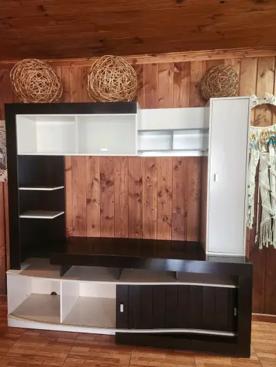 Mueble de TV moderno con estantes y gabinetes - miniatura 3