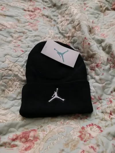 Gorro jordan negro con logo bordado - miniatura 1