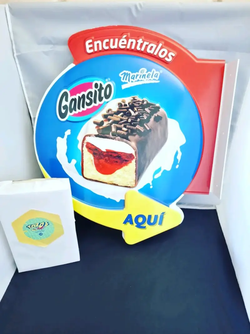 Cartel publicitario Gansito y Rayita Marinela - 3
