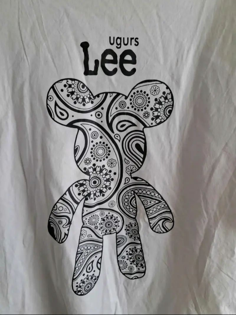 Polera blanca con diseño de oso Lee - 3