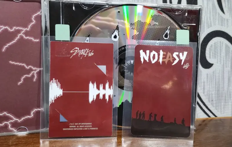 Álbum Stray Kids NOEASY con Photocards - 2
